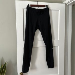 Women’s ALO YOGA black leggings